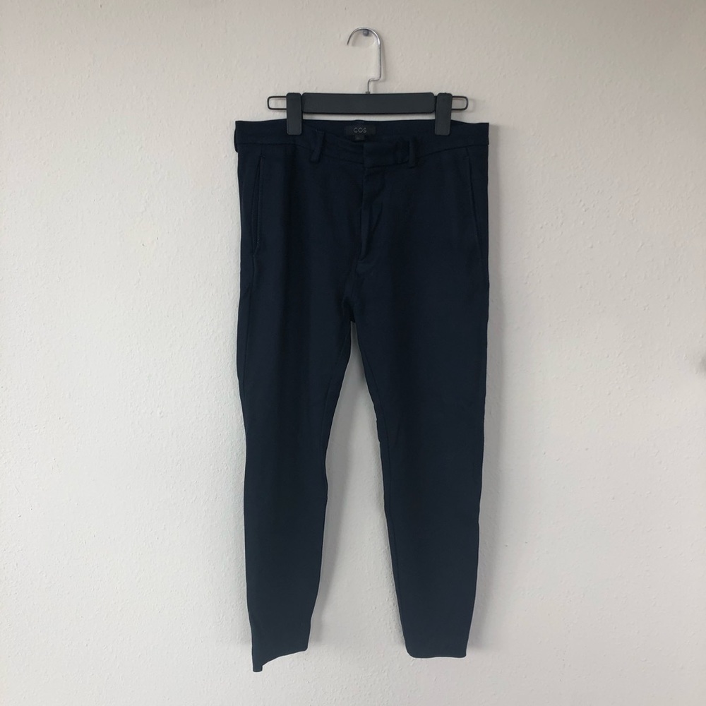 COS men’s pants in Navy. Very comfortable size 46
